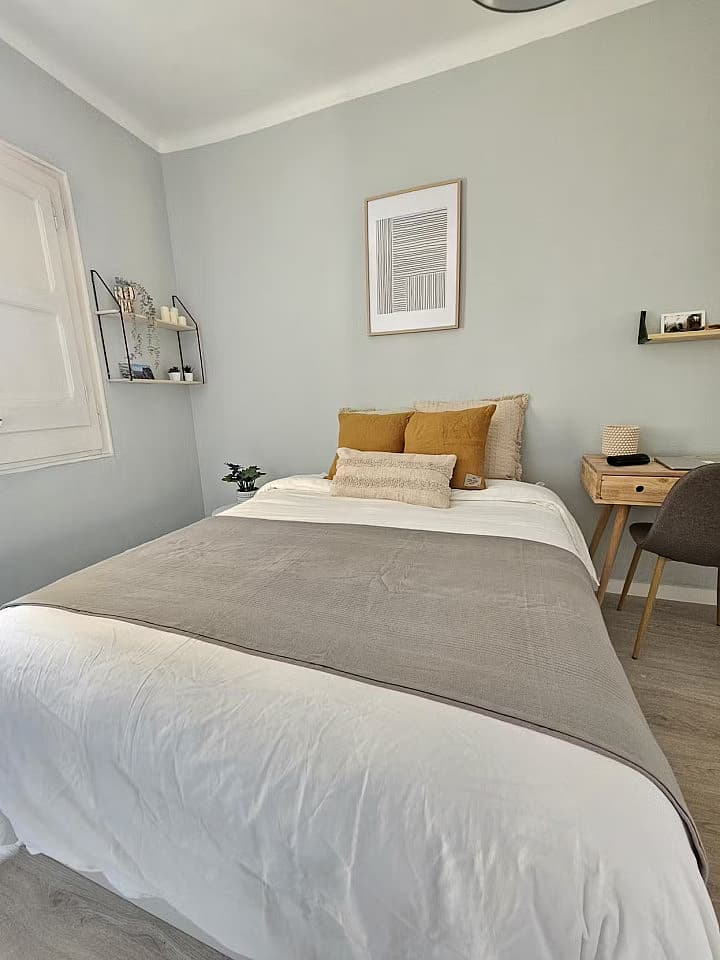  Room 1  -  Stylish Coliving Apartment Steps from Las Ramblas in Historic Ciutat Vella  - Gallery -  18
