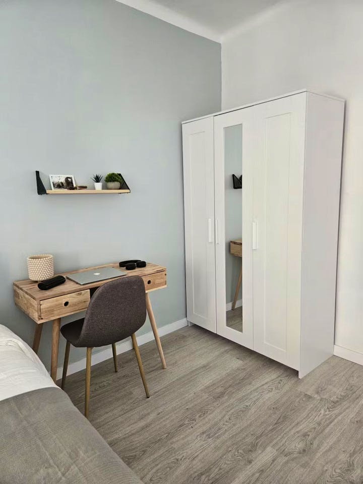  Room 1  -  Stylish Coliving Apartment Steps from Las Ramblas in Historic Ciutat Vella  - Gallery -  9