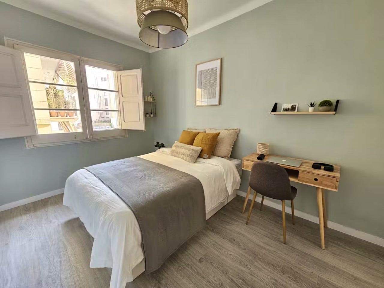  Room 1  -  Stylish Coliving Apartment Steps from Las Ramblas in Historic Ciutat Vella  - Gallery -  30