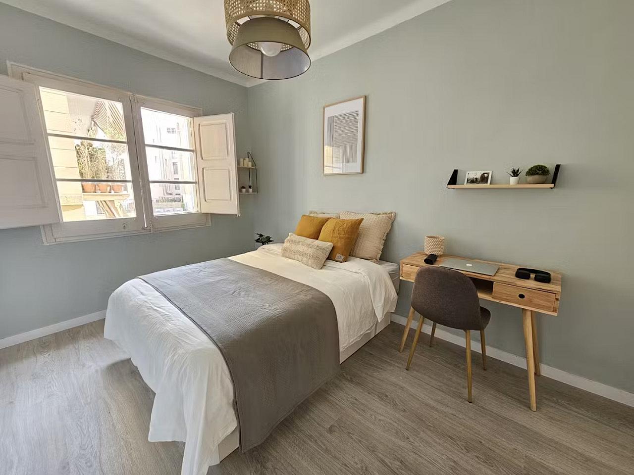  Room 1  -  Stylish Coliving Apartment Steps from Las Ramblas in Historic Ciutat Vella  - Gallery -  3