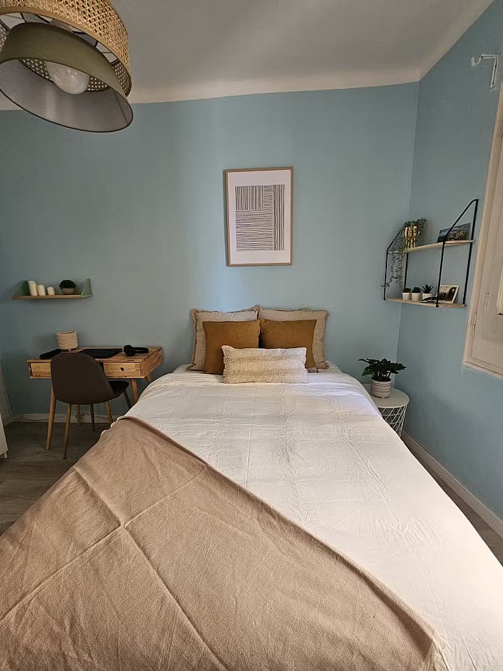 Room 3  -  Stylish Coliving Apartment Steps from Las Ramblas in Historic Ciutat Vella  - Gallery -  31