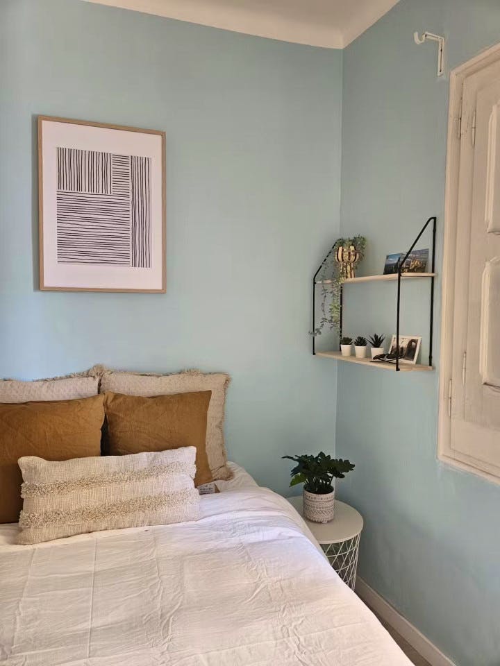  Room 3  -  Stylish Coliving Apartment Steps from Las Ramblas in Historic Ciutat Vella  - Gallery -  11