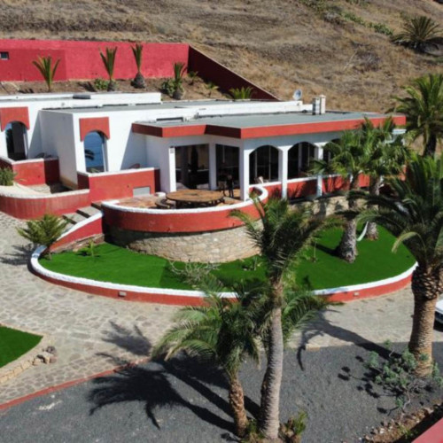 Serene Coliving Paradise on Porto Santo: Connect with Nature and Community