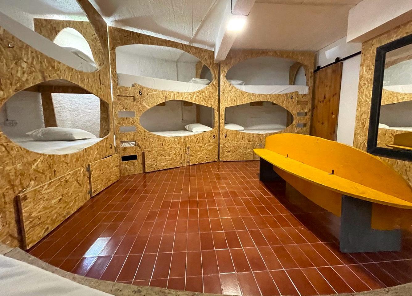 Bed In A 4-Bed Mixed Gender Room - 3