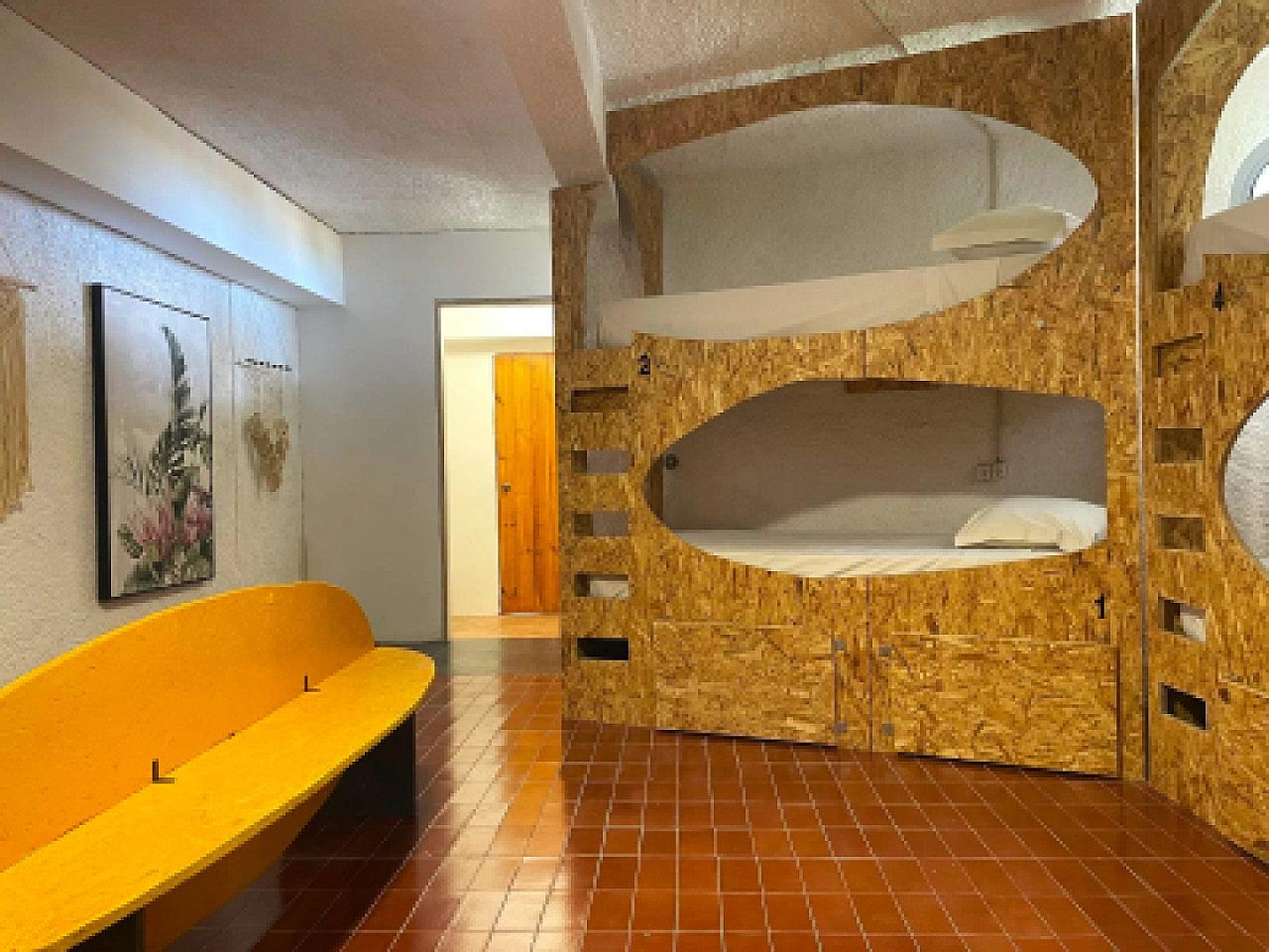 Bed In A 4-Bed Mixed Gender Room - 2