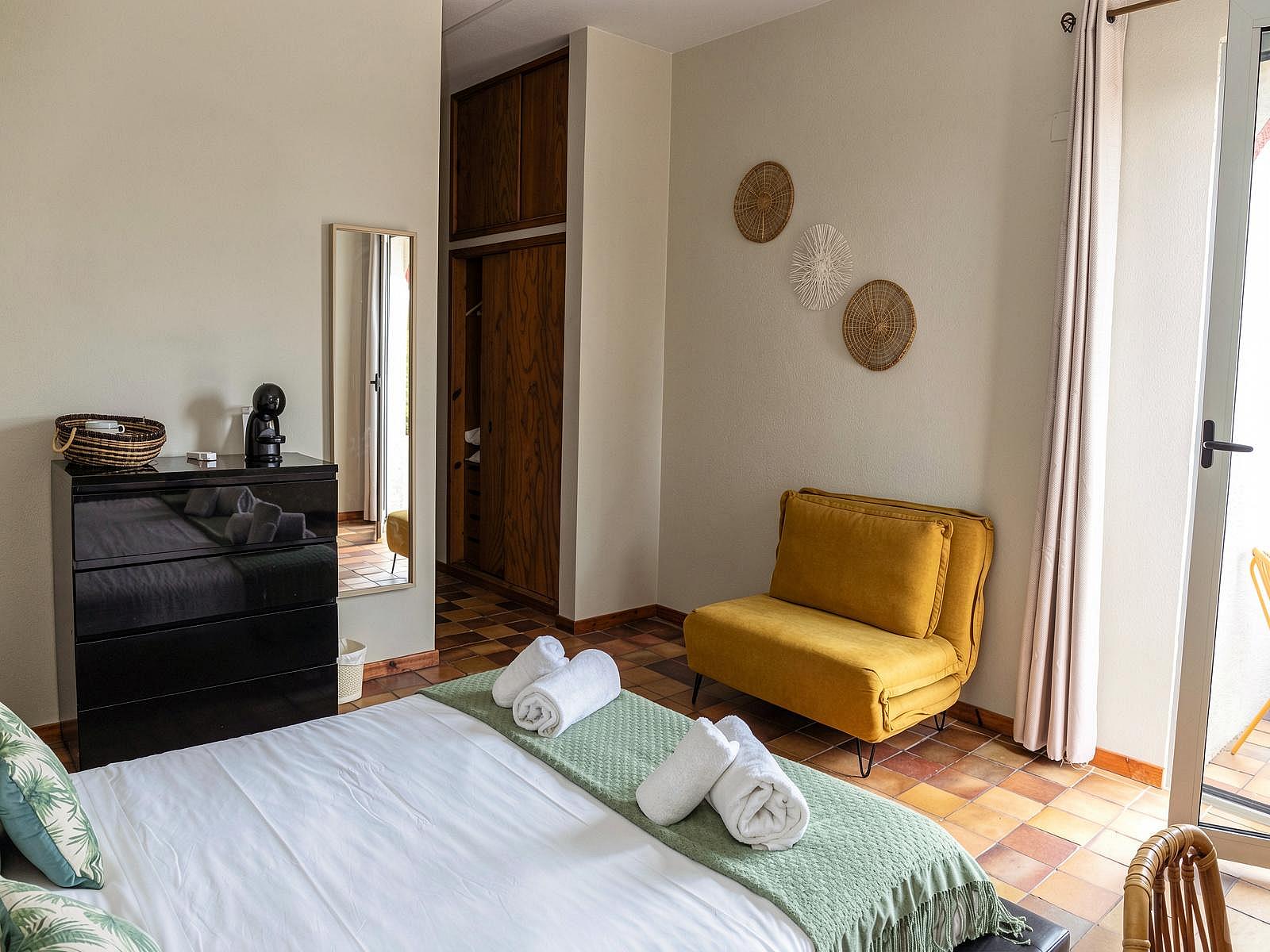 Deluxe Double Room Ensuite With Balcony And Ocean View - 8