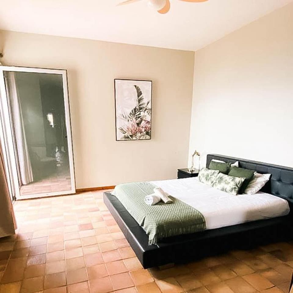 Deluxe Double Room Ensuite With Balcony And Ocean View - 13