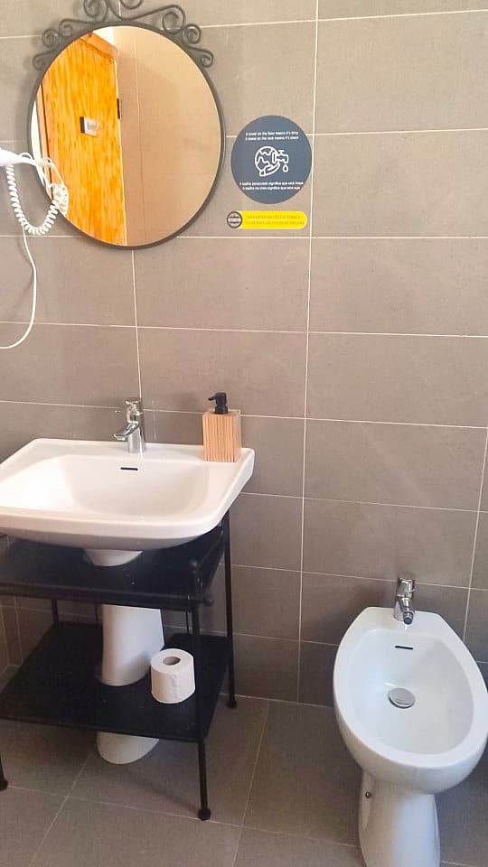 Deluxe Double Room Ensuite With Balcony And Ocean View - 12