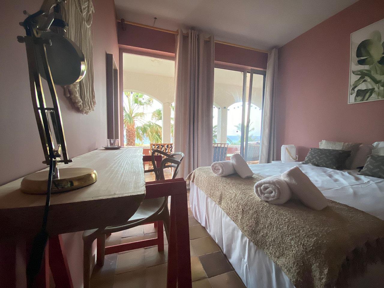 Double Room Ensuite With Ocean View - 8