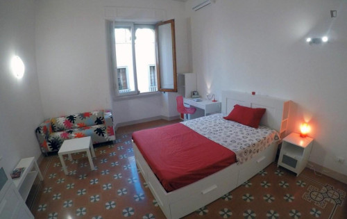 Lovely single bedroom in Campo di Marte