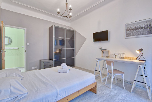 Bright and Modern Room in a Shared Apartment Near Gare Saint-Charles, Marseille