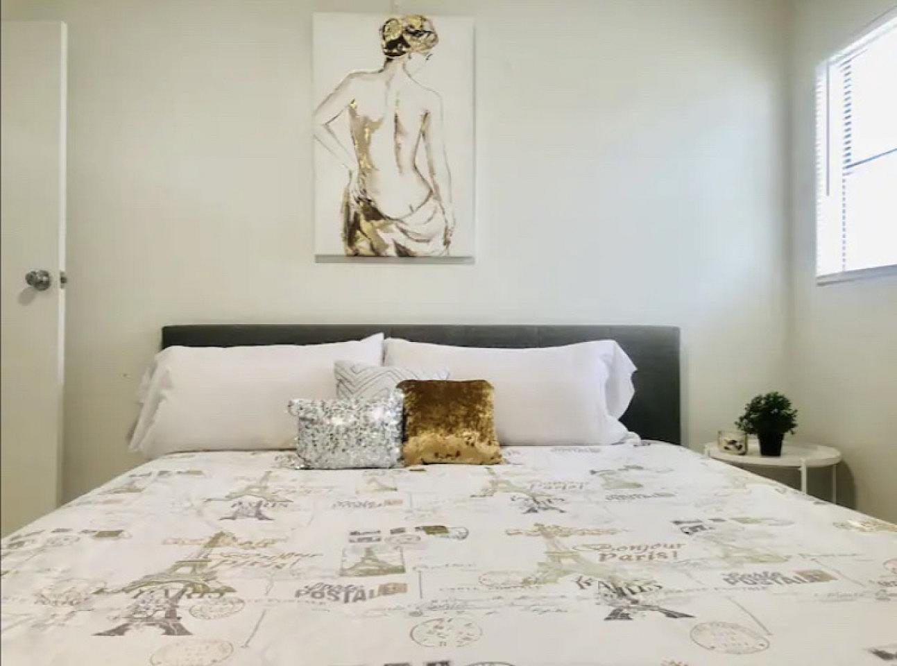Room # 1 Private Bedroom (king Bed) - 6