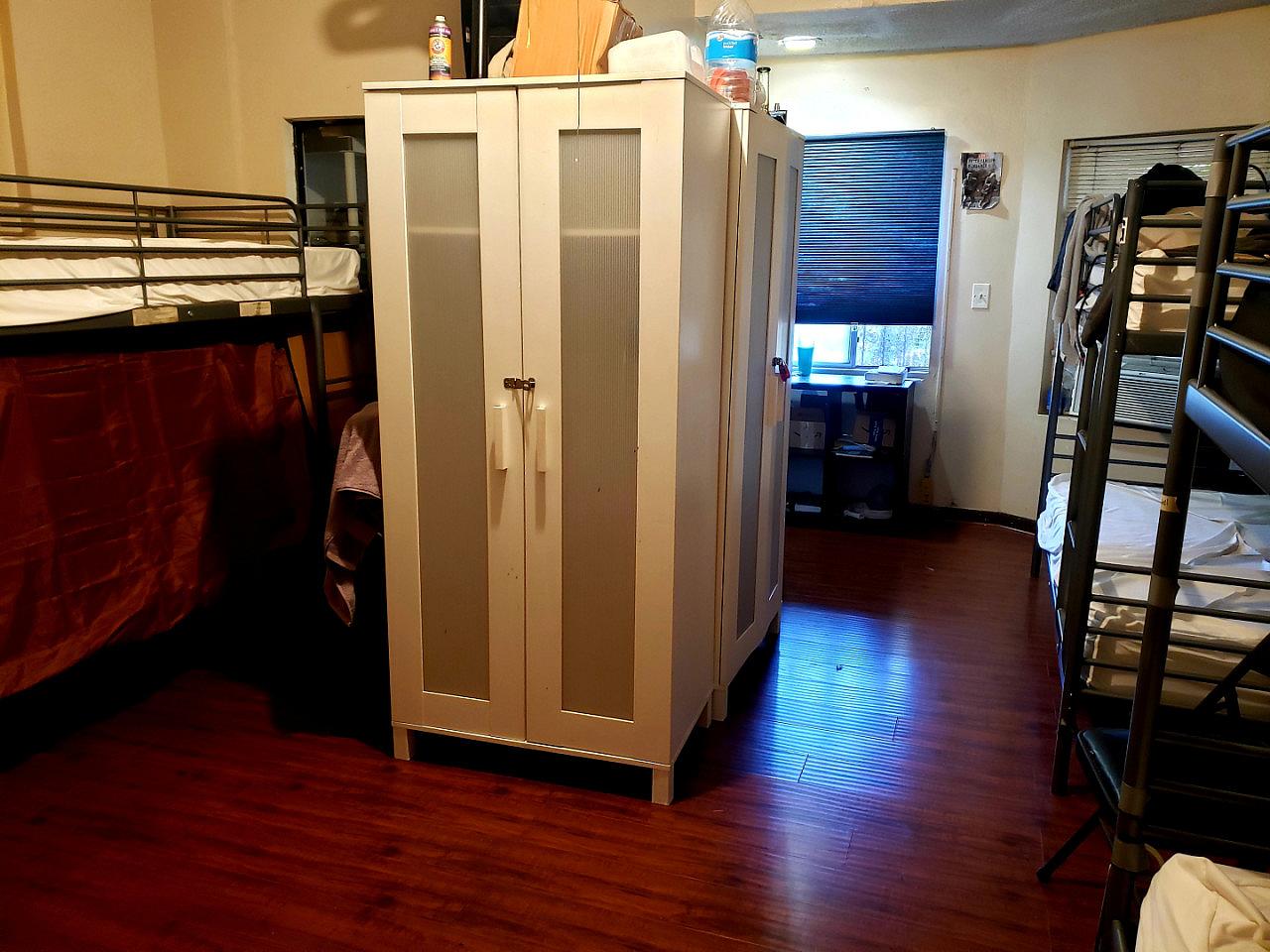 Bed In A 6-Bed Males Only Room - 1