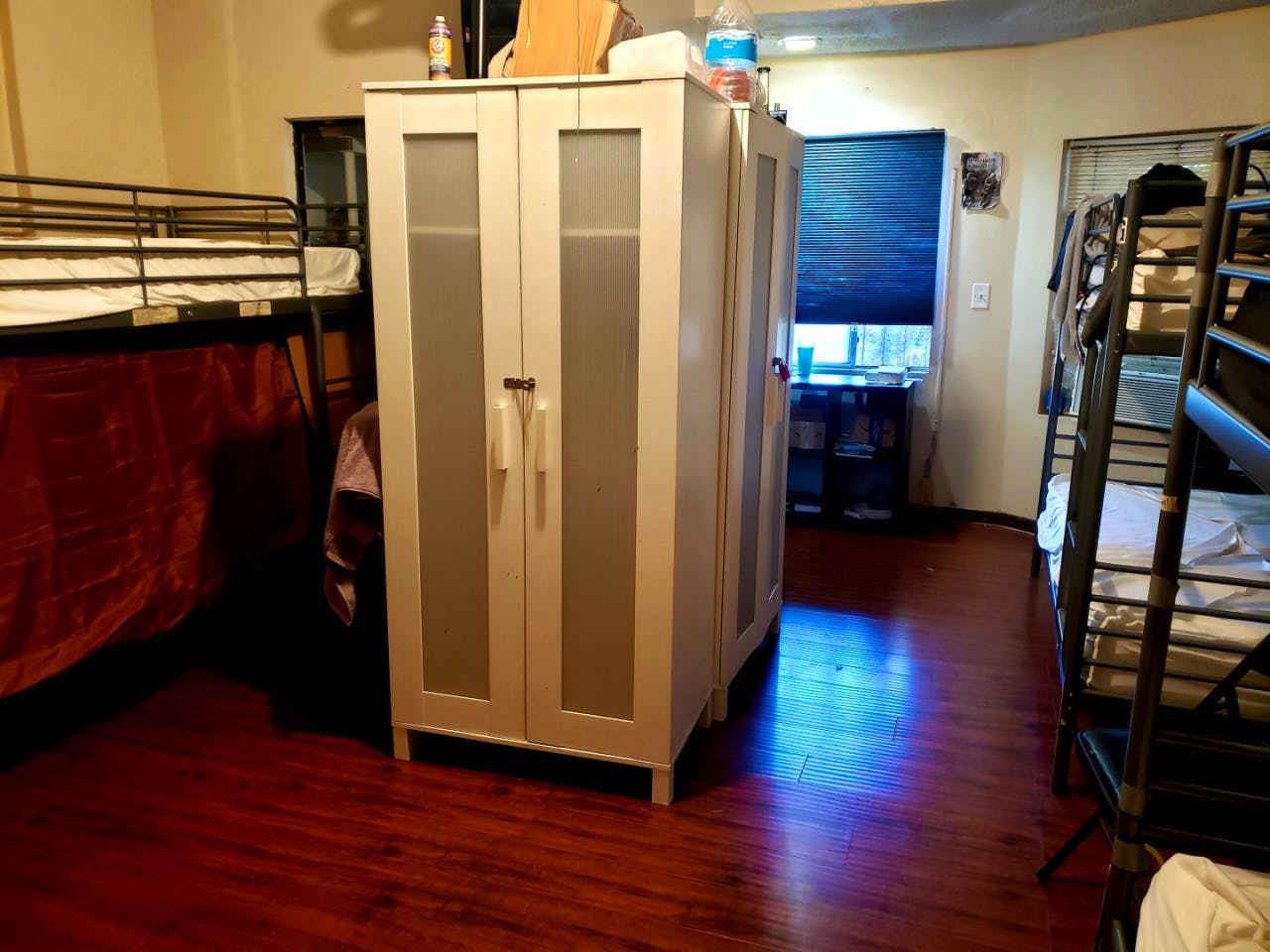 Bed In A 6-Bed Males Only Room - 15