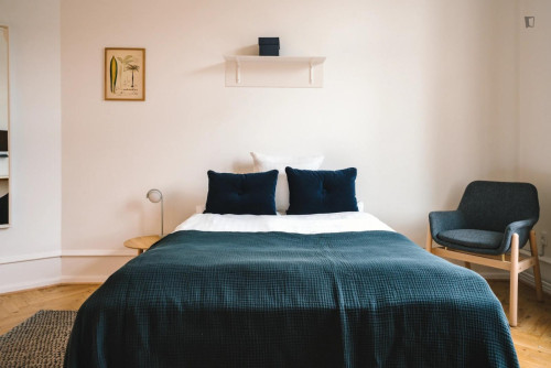 Interesting double bedroom in central Indre By