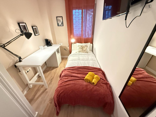 Very nice single bedroom near Parc del Tossal 