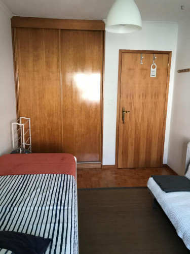 Spacious and Cozy Single Bedroom close to universities