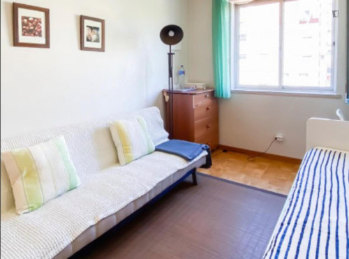 Spacious and Cozy Single Bedroom close to universities