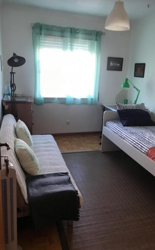 Spacious and Cozy Single Bedroom close to universities