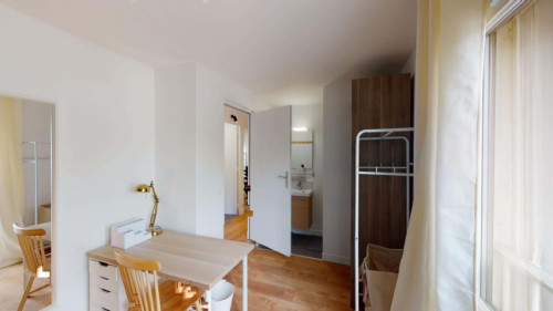  Room  -  Chambre 3 - CHEVILLY-LARUE  - Gallery -  1