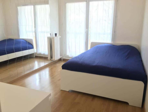 RUE URBAIN LE VERRIER - Rooms