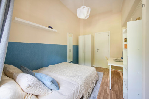 Appealing double bedroom in student-popular Alameda