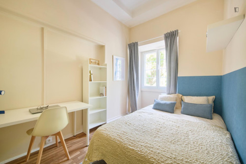 Appealing double bedroom in student-popular Alameda