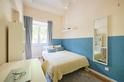 Appealing double bedroom in student-popular Alameda