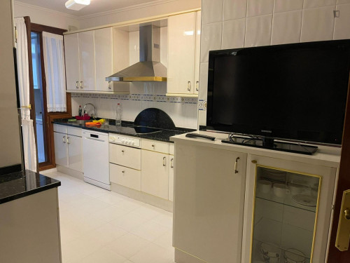 Beautiful double ensuite bedroom well connected to the city center - Gallery - 9