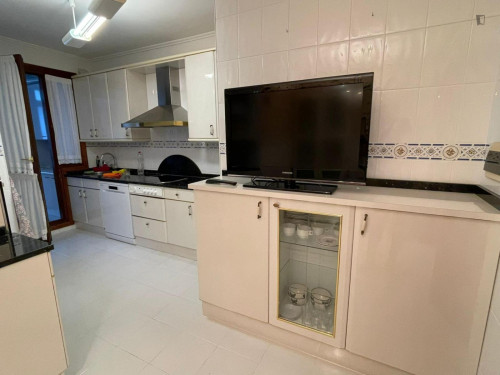 Beautiful double ensuite bedroom well connected to the city center - Gallery - 10