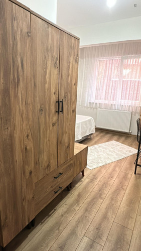 Very comfy single bedroom near the Sanayi Mahallesi metro
