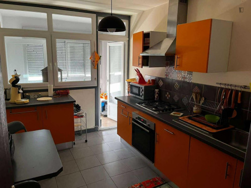 Homely double bedroom in Faourette