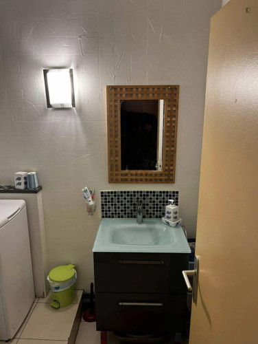 Homely double bedroom in Faourette