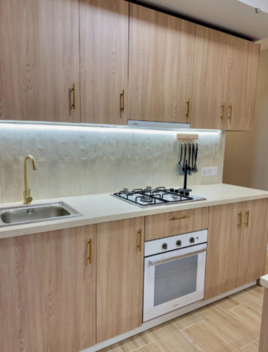 Neat double bedroom in the centre of Alicante