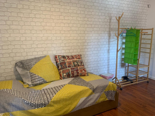 Comfortable 2-bedroom house close to the city center