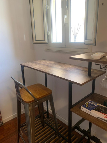 Comfortable 2-bedroom house close to the city center