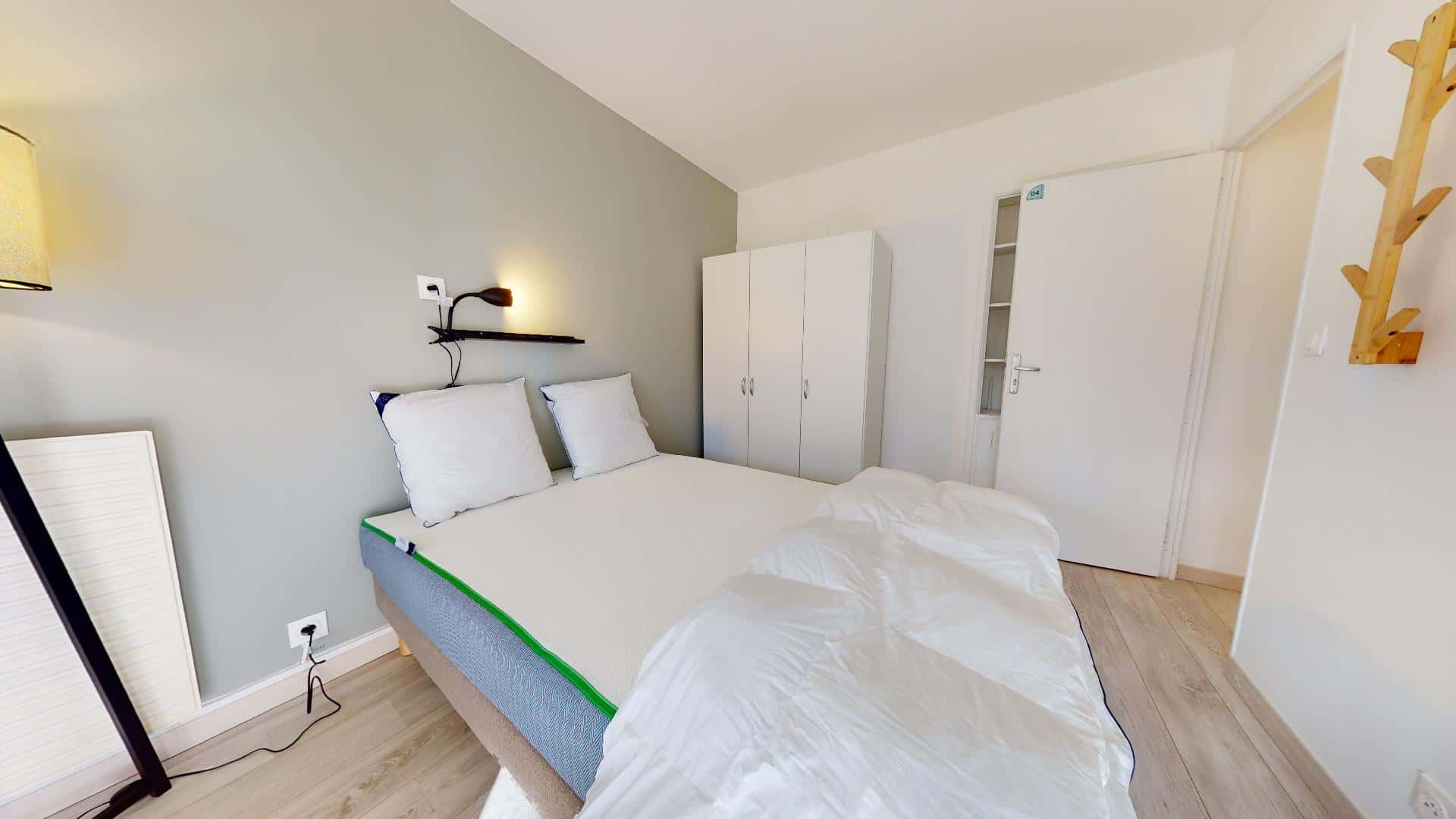 4 Bedrooms - 1 Bathroom - Champs Clairière - Private Room (4) - Gallery - 3
