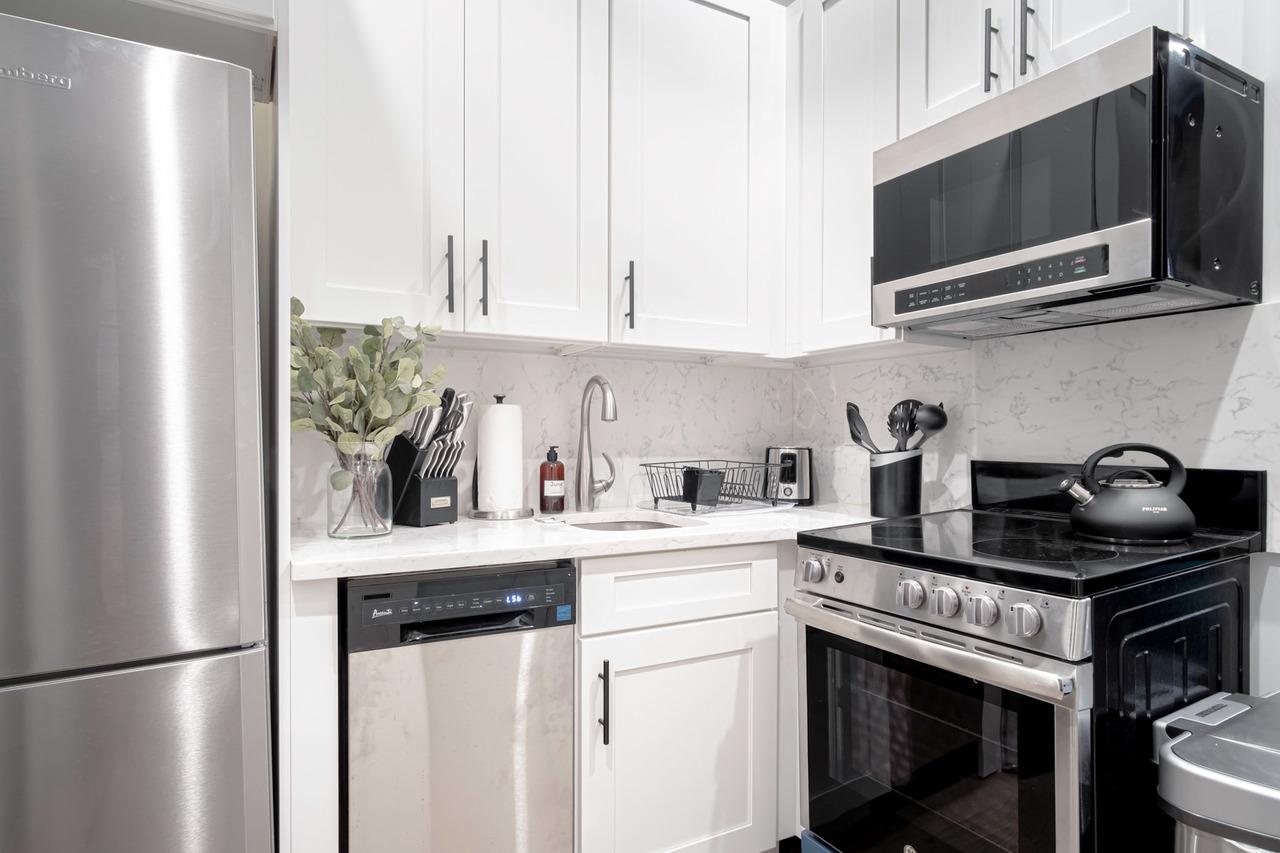 #256: Upper West Side - Studio (Full) - #256: Upper West Side - Gallery - 6