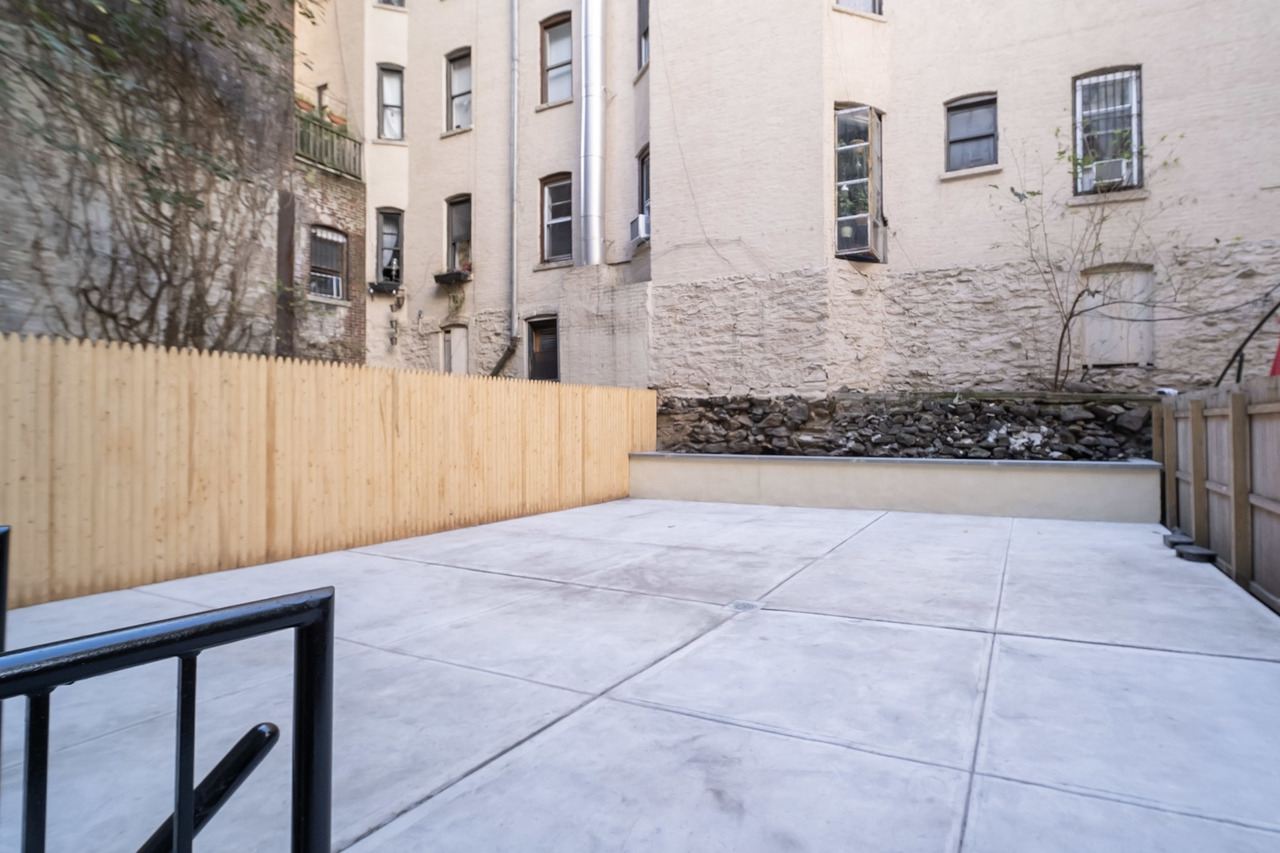 #256: Upper West Side - Studio (Full) - #256: Upper West Side - Gallery - 4