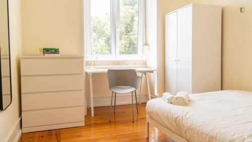 Very Alluring Double Bedroom in Alameda