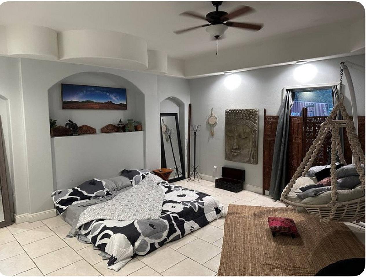  Private Bedroom  -  Modern Coliving Space with Outdoor Gym & Gardens in Armenia Gardens Estates  - Gallery -  10