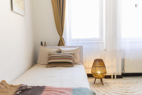 Bed in comfy twin bedroom near Budapest-Keleti station