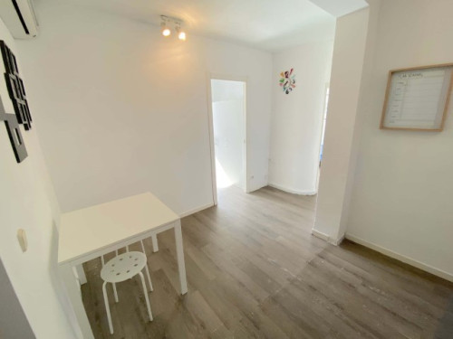 Sunny room near center with WIFI and TV for students - Gallery - 8