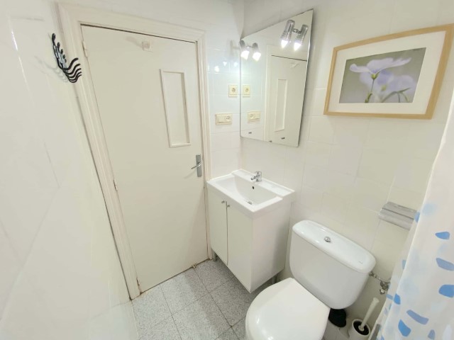 Room - Sunny room near center with WIFI and TV for students - Gallery - 4