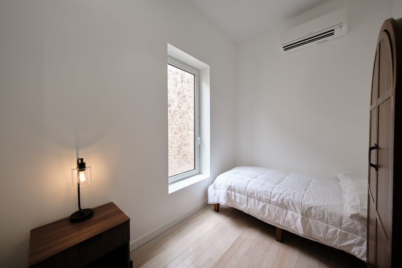 #1896: Ditmas Park - Twin Bedroom B W/ Private Bathroom - #1896: Ditmas Park - Gallery - 1