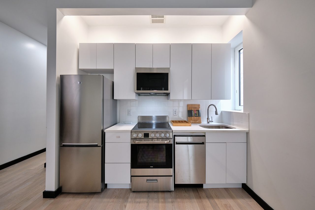#1896: Ditmas Park - Full Bedroom A W/ Private Bathroom - #1896: Ditmas Park - Gallery - 18