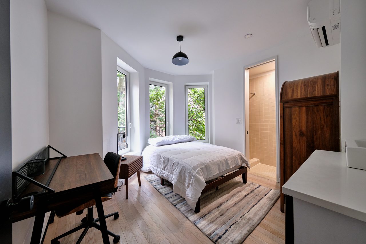 #1896: Ditmas Park - Full Bedroom D W/ Private Bathroom - #1896: Ditmas Park - Gallery - 1