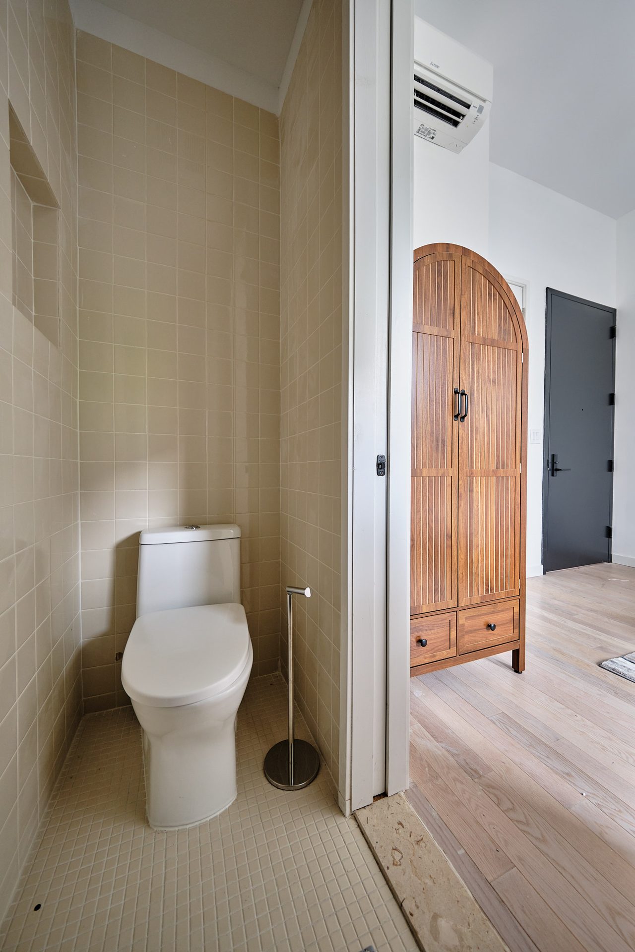  #1895: Ditmas Park - Full Bedroom D W/ Private Bathroom  -  #1895: Ditmas Park  - Gallery -  1