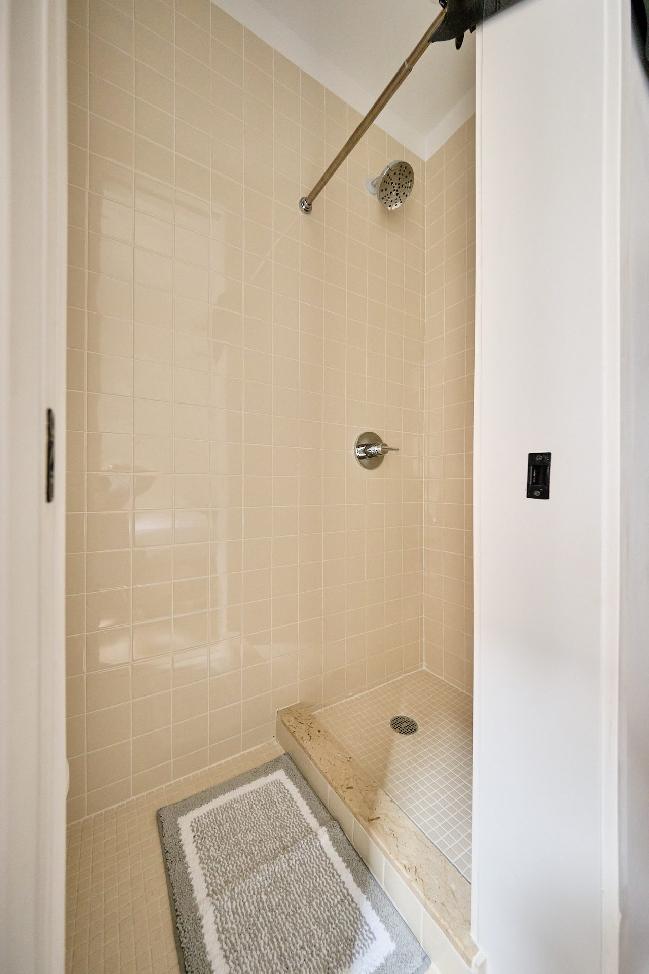  #1895: Ditmas Park - Full Bedroom C W/ Private Bathroom  -  #1895: Ditmas Park  - Gallery -  17