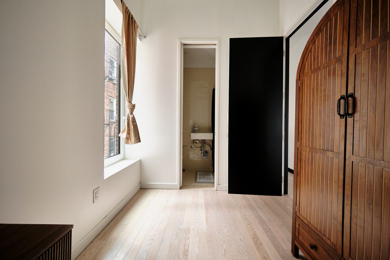  #1895: Ditmas Park - Twin Bedroom B W/ Private Bathroom  -  #1895: Ditmas Park  - Gallery -  18